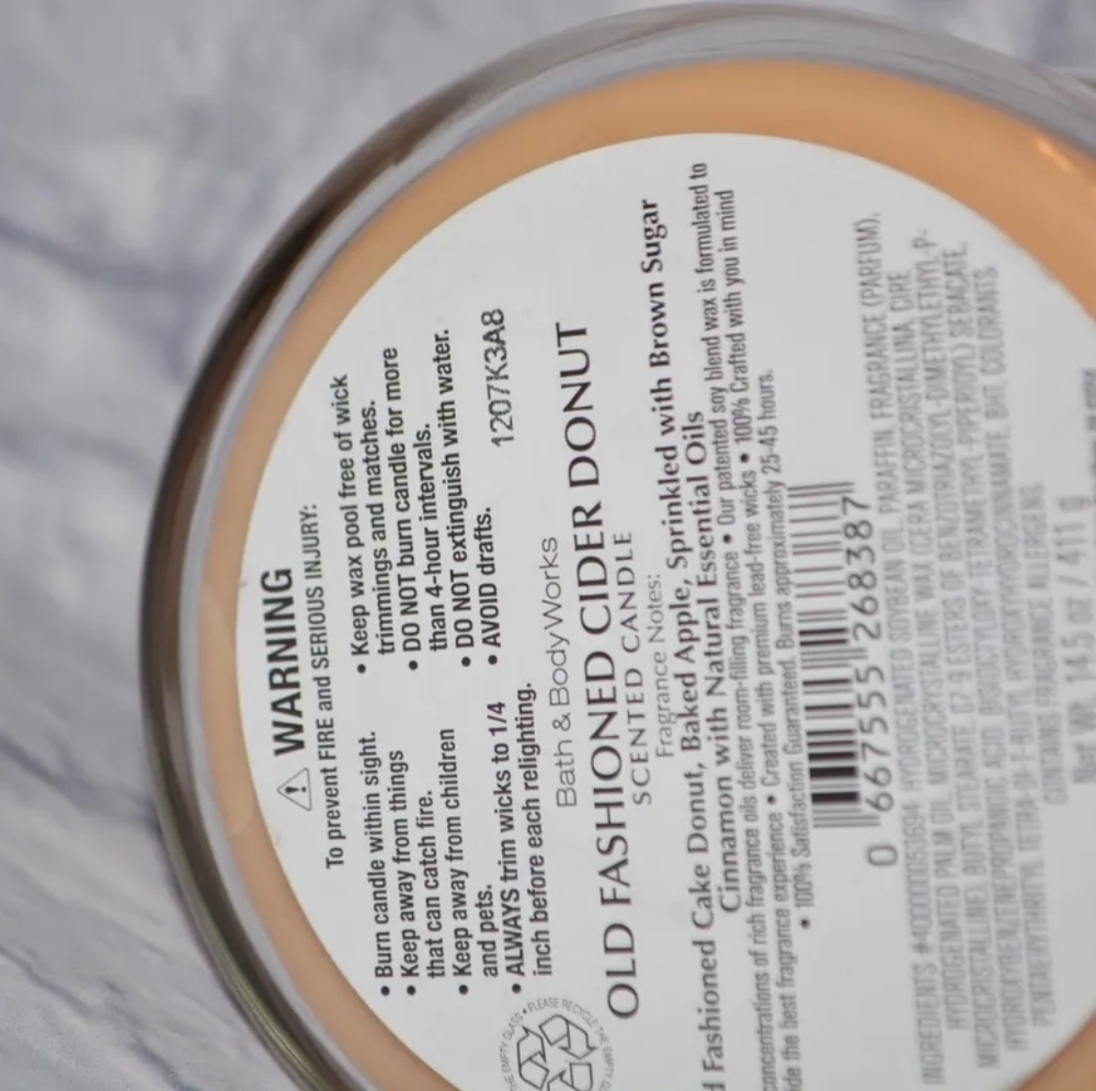 Bath & Body Works Old Fashioned Cider Donut 3-Wick Candle - Picture 3 of 3
